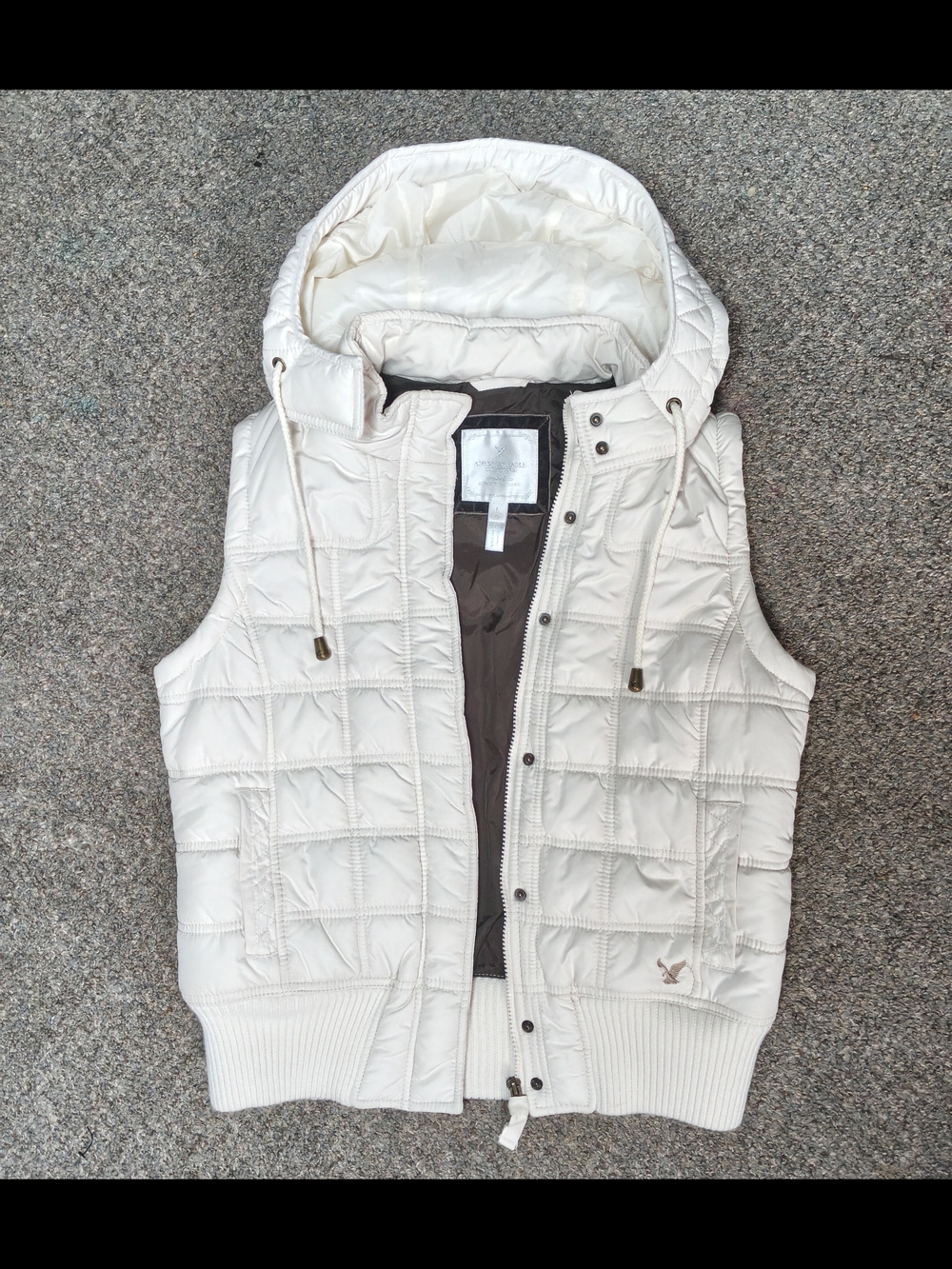 American Eagle Outfitters Off-White Quilted Hooded Puffer Vest